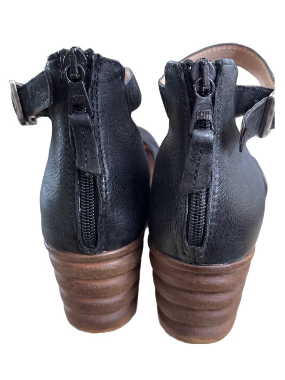 Miz Mooz Ankle-Strap Wedge 8.5 - Picture 4 of 12